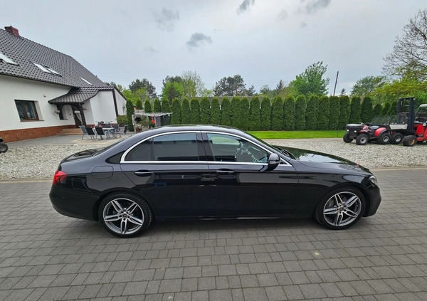 Mercedes-Benz Klasa E cena 124900 przebieg: 176000, rok produkcji 2017 z Nowe Miasto Lubawskie małe 254